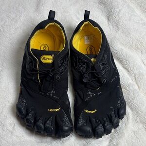 Vibram Fivefingers Black Spyridon MR Trail Running Shoe Mens Size 41